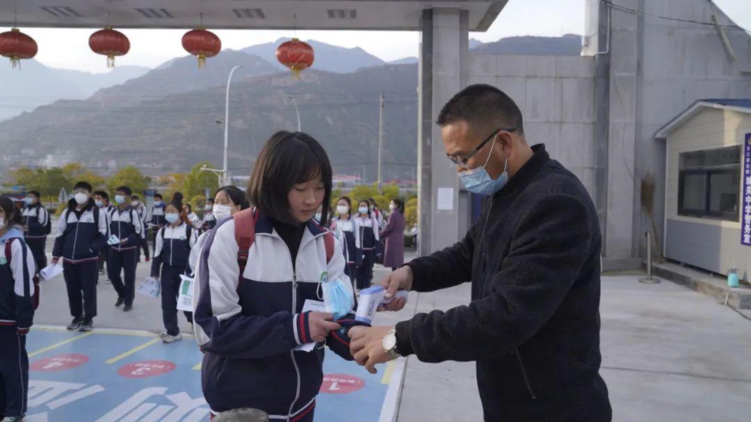 决须！陇南市自编号牌怎么弄到好号“应着非非”-第1张图片-车牌靓号代选